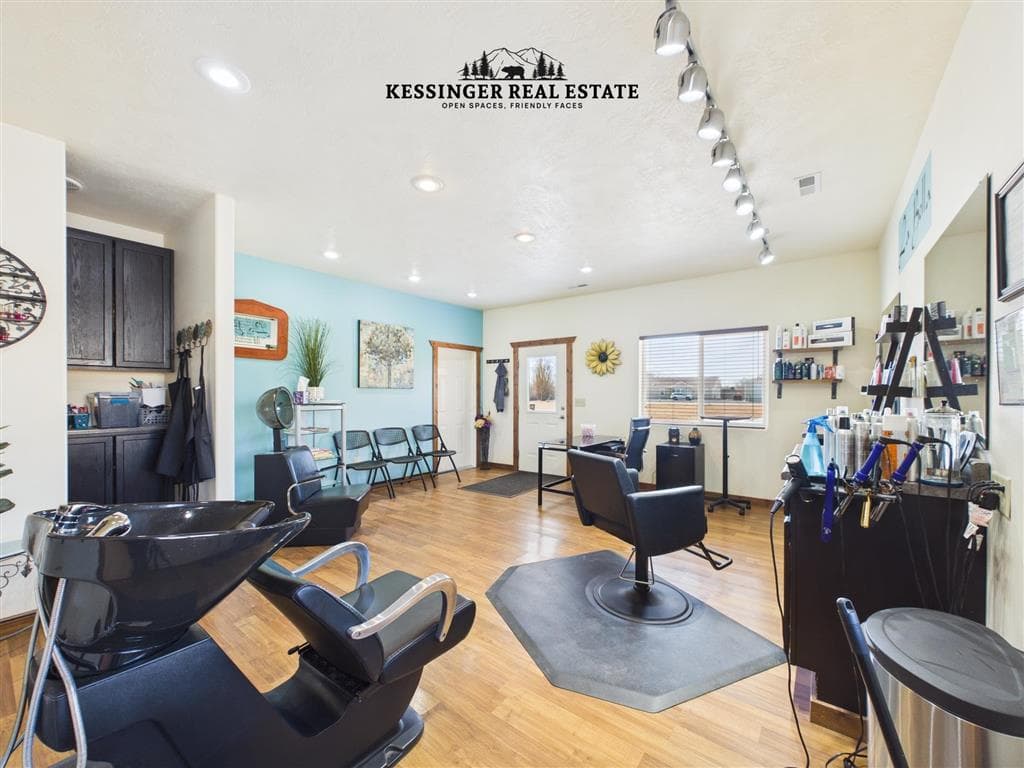 341 N Division St — photo 7 of 25