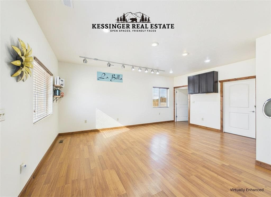 341 N Division St — photo 8 of 25