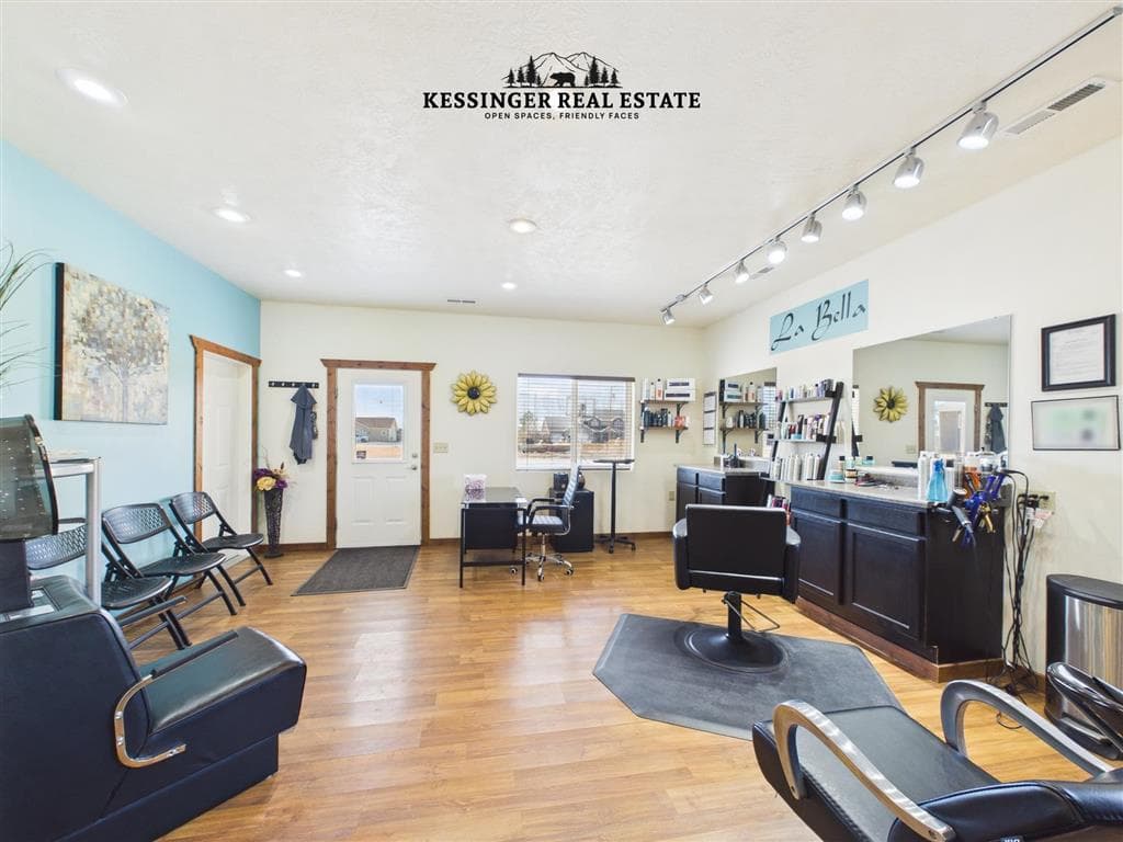 341 N Division St — photo 10 of 25