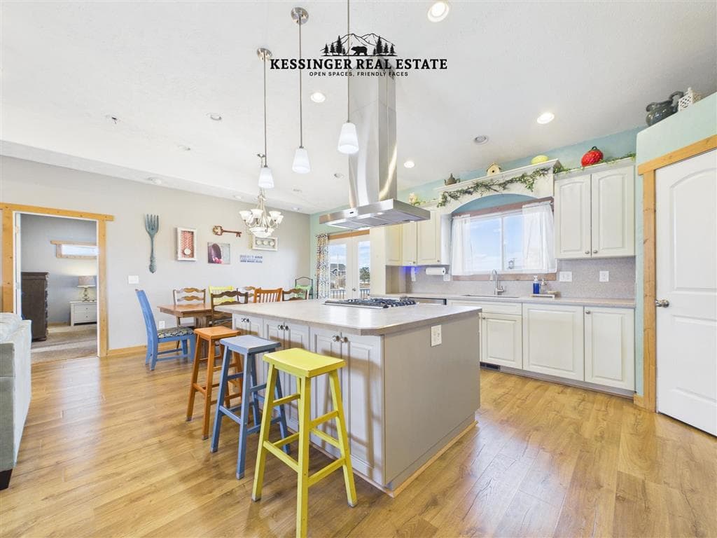 53 E 3rd St N — photo 3 of 25