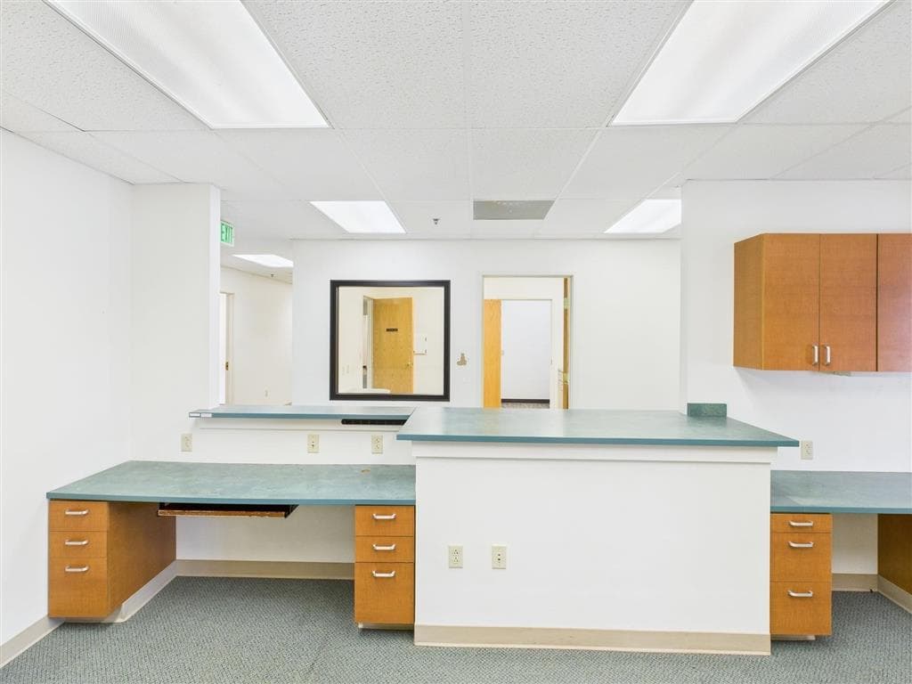 156 N 6th St — photo 11 of 24