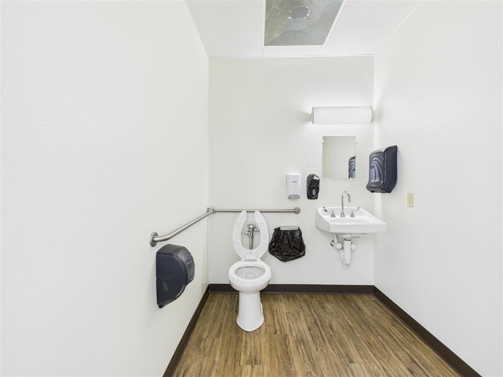 156 N 6th St — photo 13 of 24