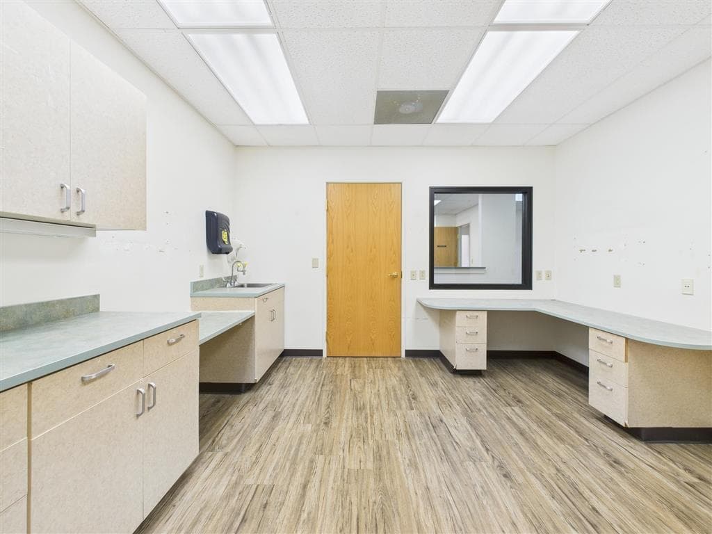 156 N 6th St — photo 17 of 24