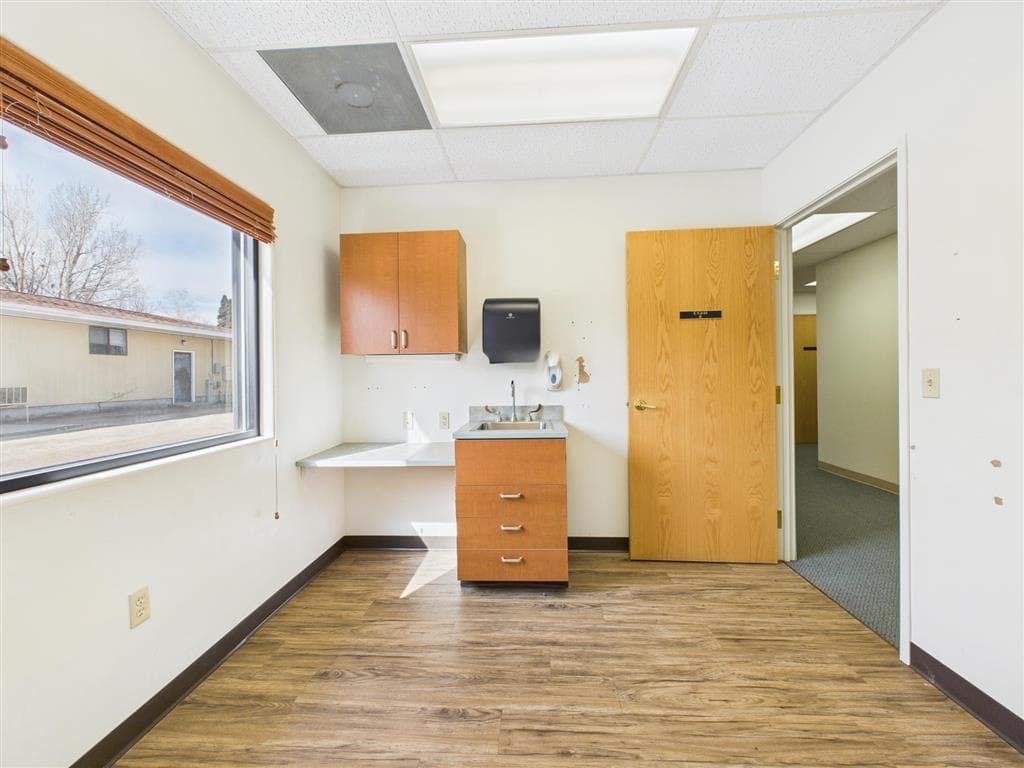 156 N 6th St — photo 19 of 24