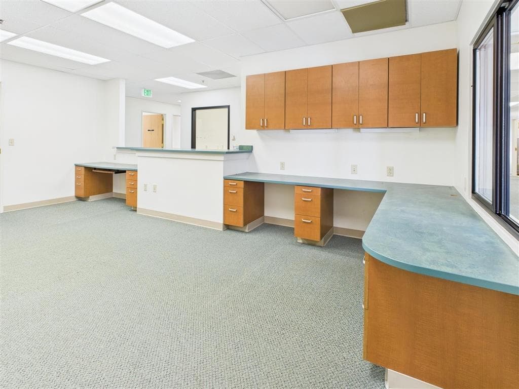 156 N 6th St — photo 10 of 24