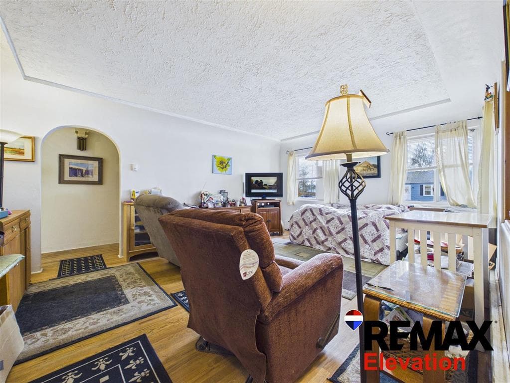 505 N Bernard St — photo 4 of 25