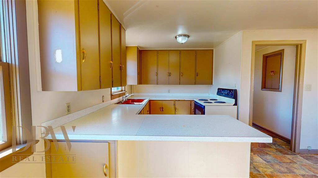 218 Elk St Elk St — photo 5 of 25