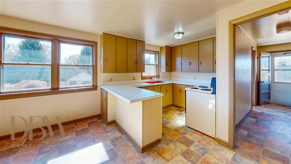 218 Elk St Elk St — photo 9 of 25