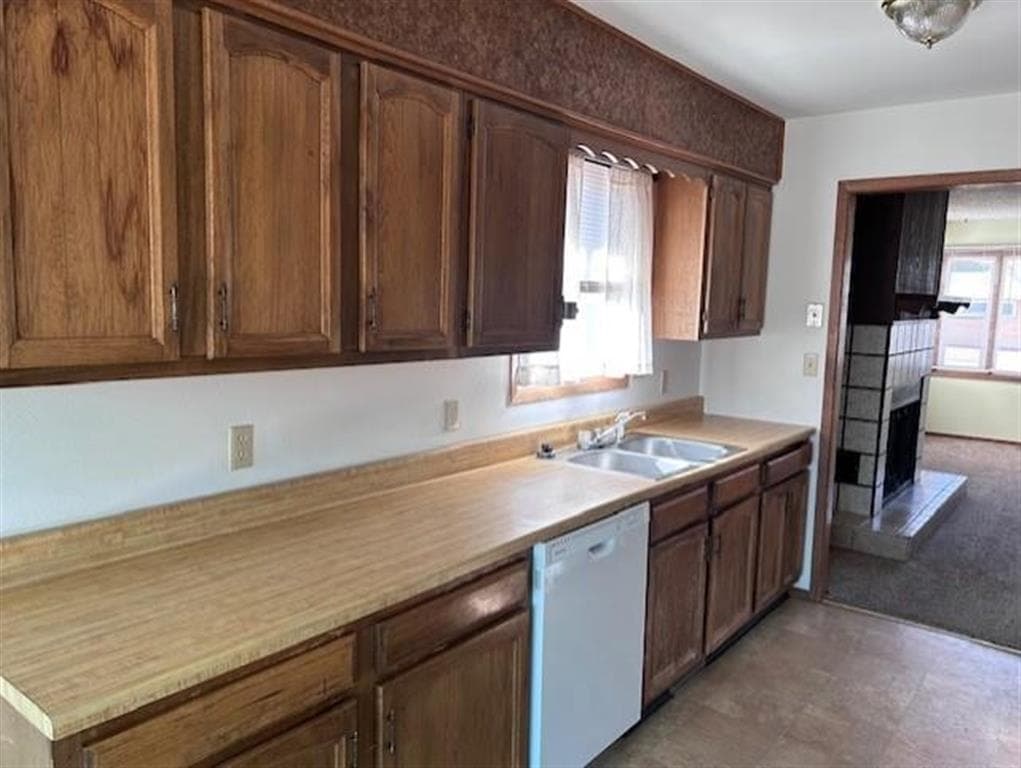 615 N Day St — photo 5 of 10