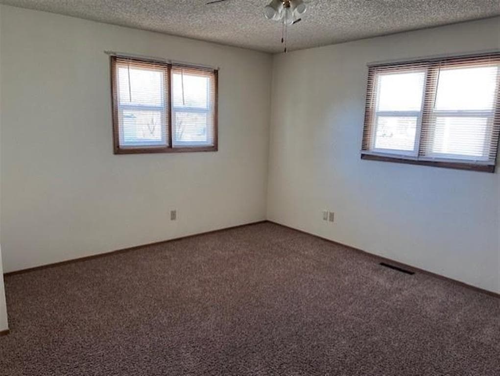 615 N Day St — photo 6 of 10