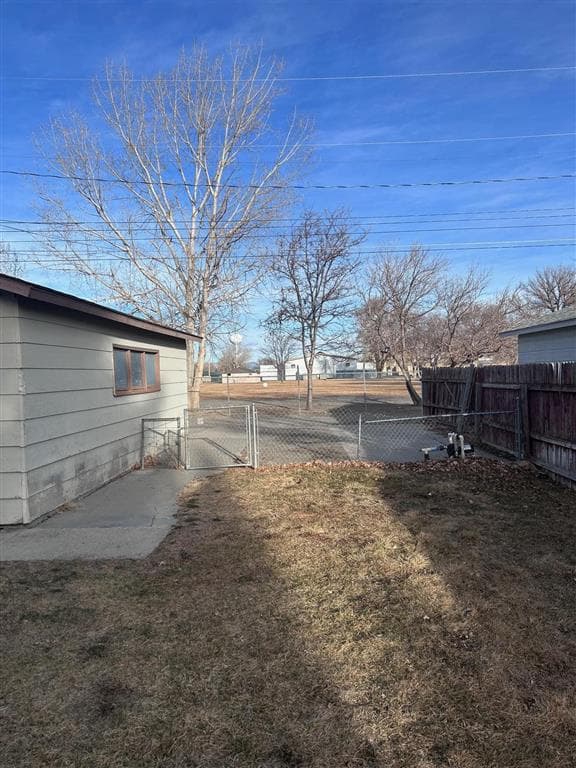 615 N Day St — photo 12 of 13