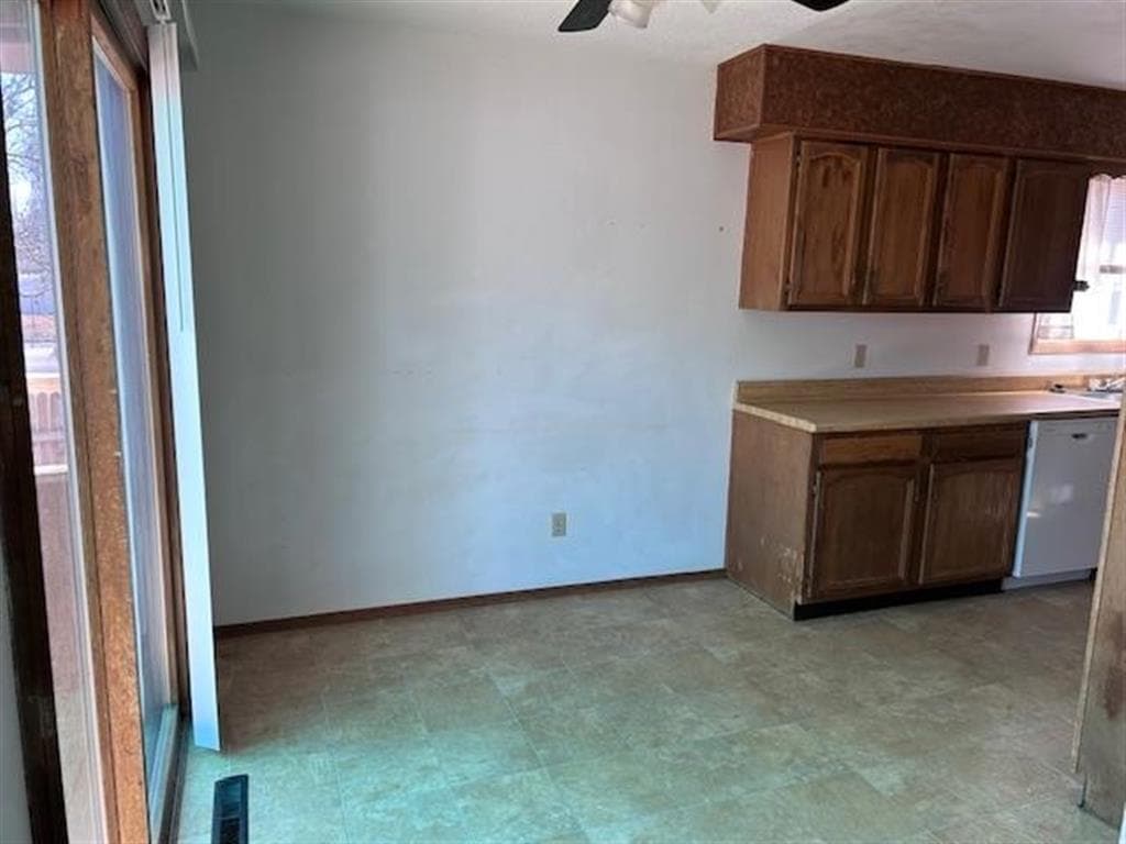 615 N Day St — photo 6 of 13