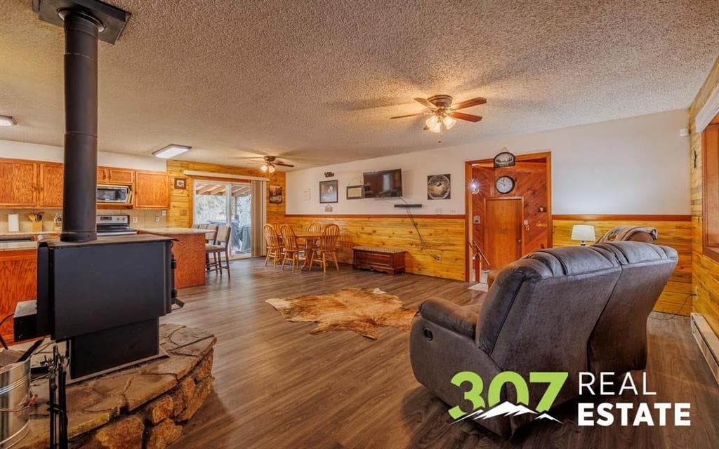 944 Saddle Ct — photo 4 of 25