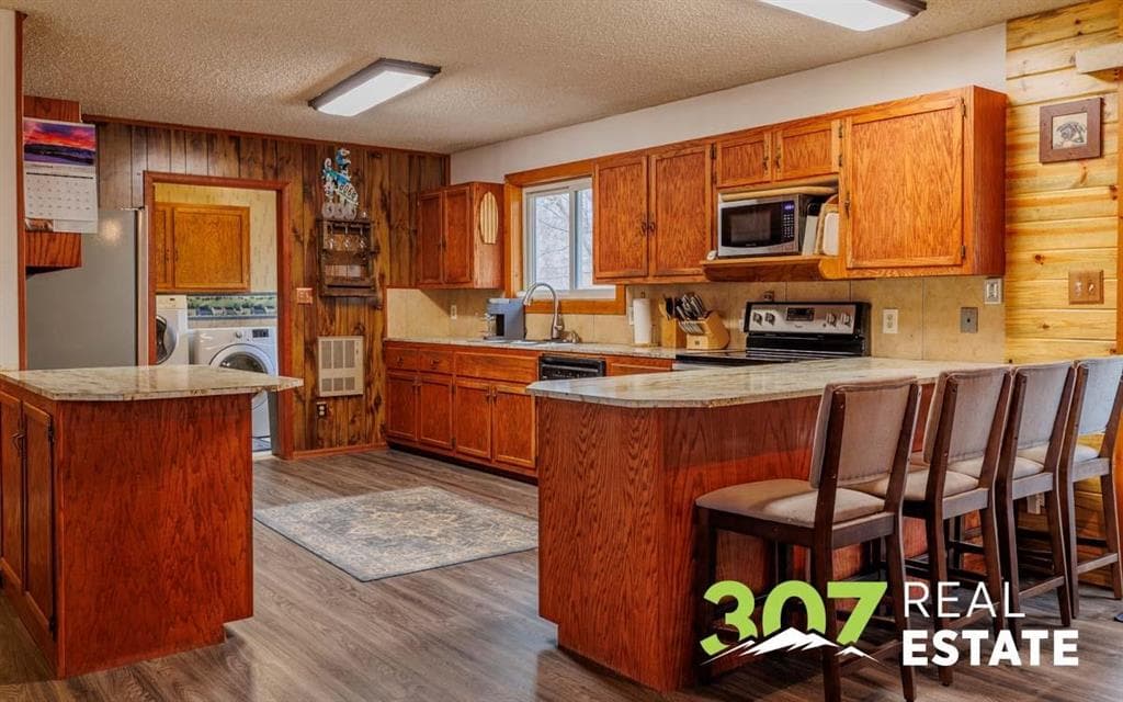 944 Saddle Ct — photo 8 of 25