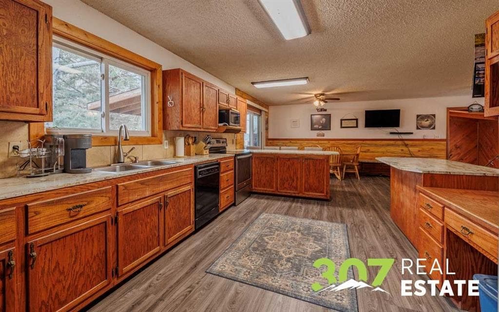 944 Saddle Ct — photo 9 of 25