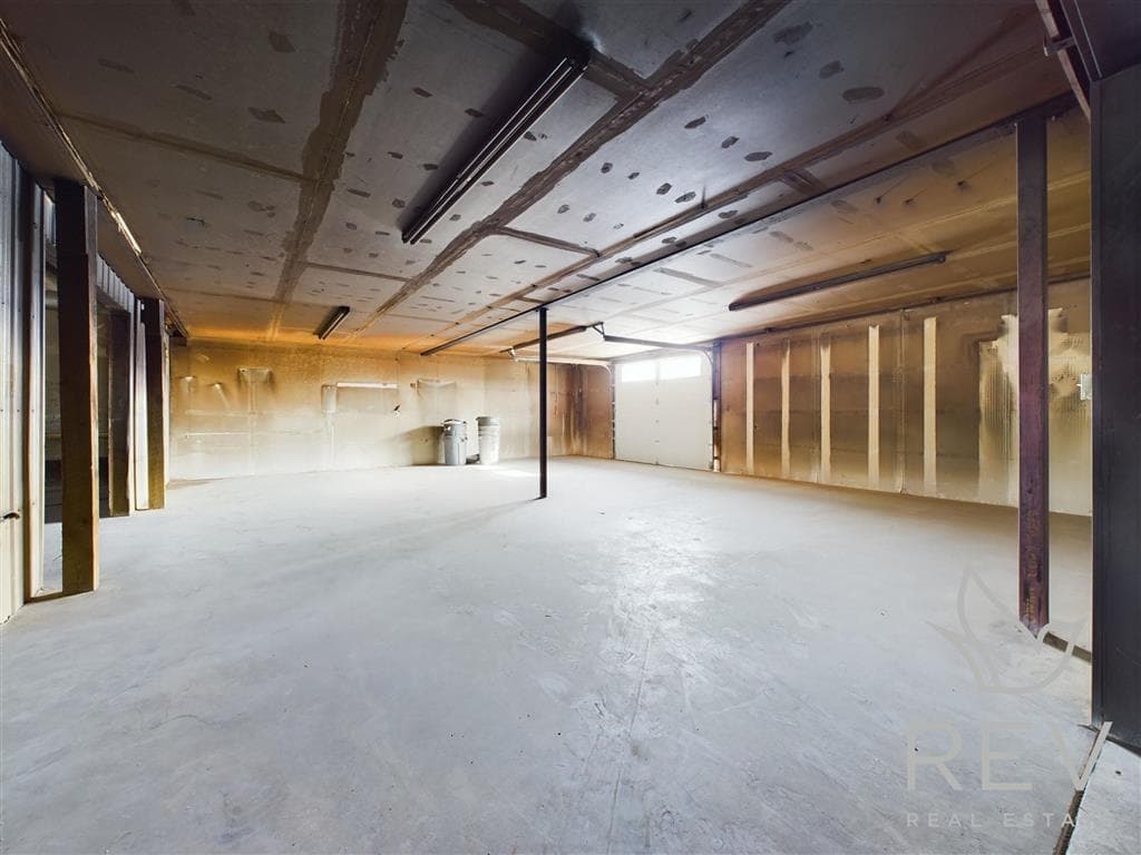 2811 Big Horn Ave — photo 16 of 23