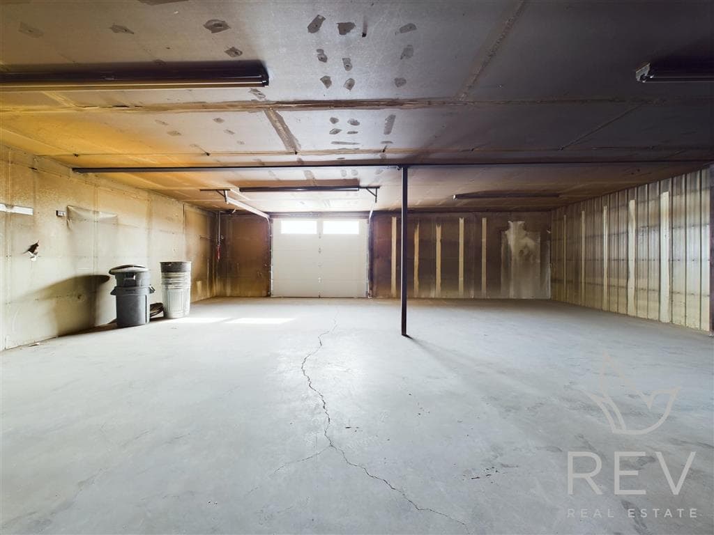 2811 Big Horn Ave — photo 18 of 23