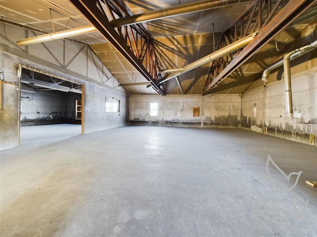 2811 Big Horn Ave — photo 20 of 23