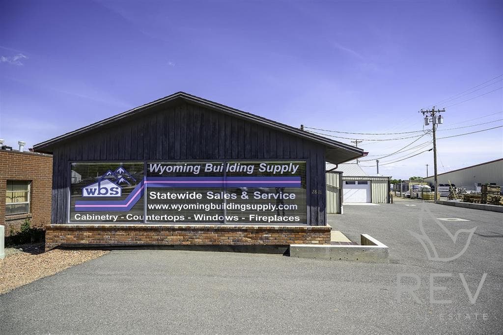 2811 Big Horn Ave — photo 5 of 23