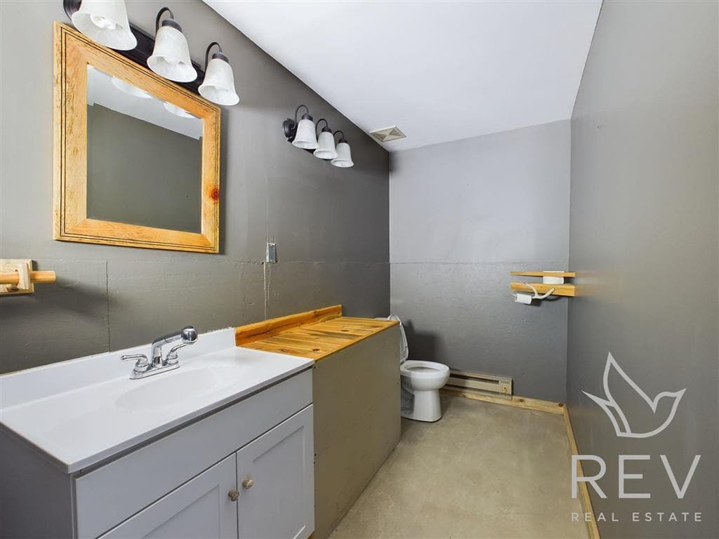 2811 Big Horn Ave — photo 9 of 23