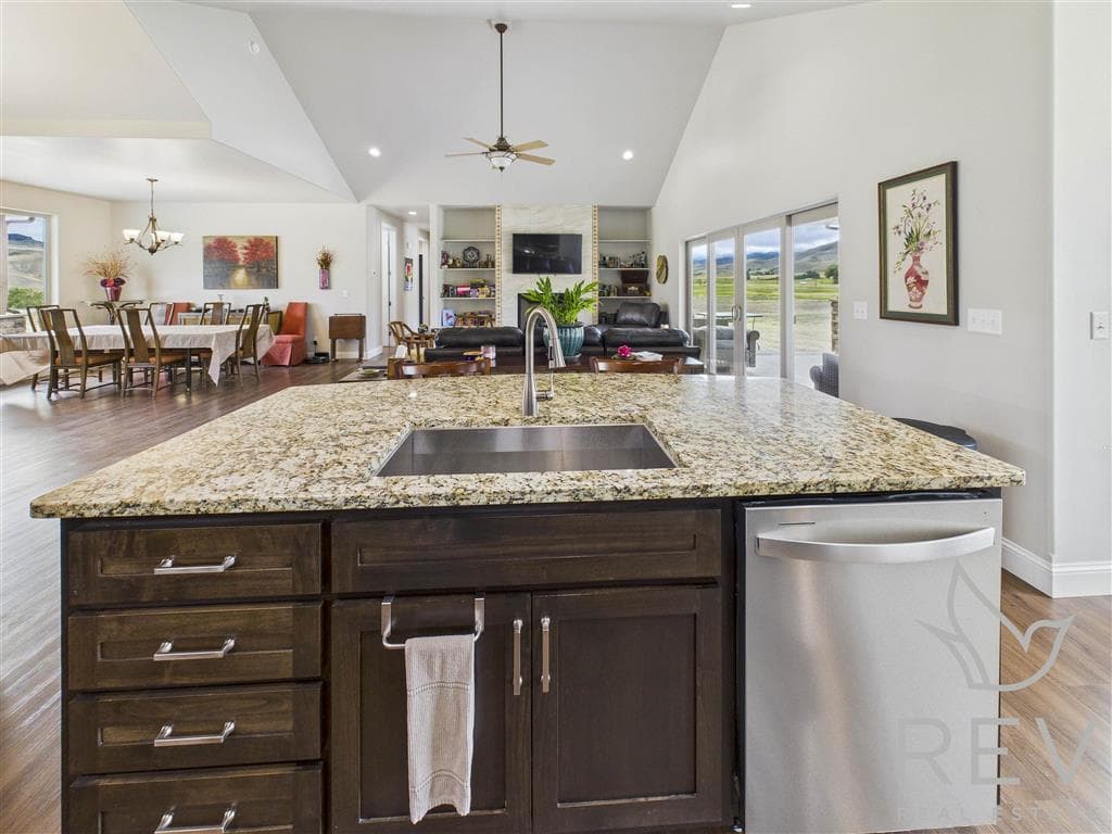 108 Stillwater Dr — photo 13 of 25