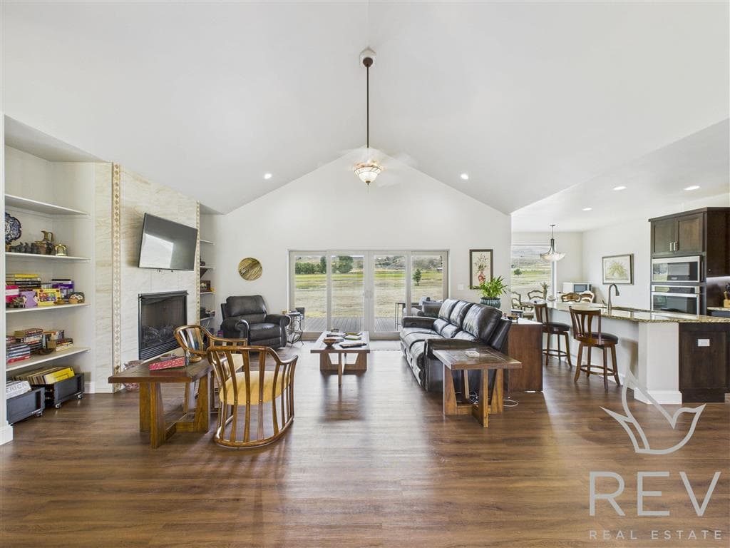 108 Stillwater Dr — photo 14 of 25