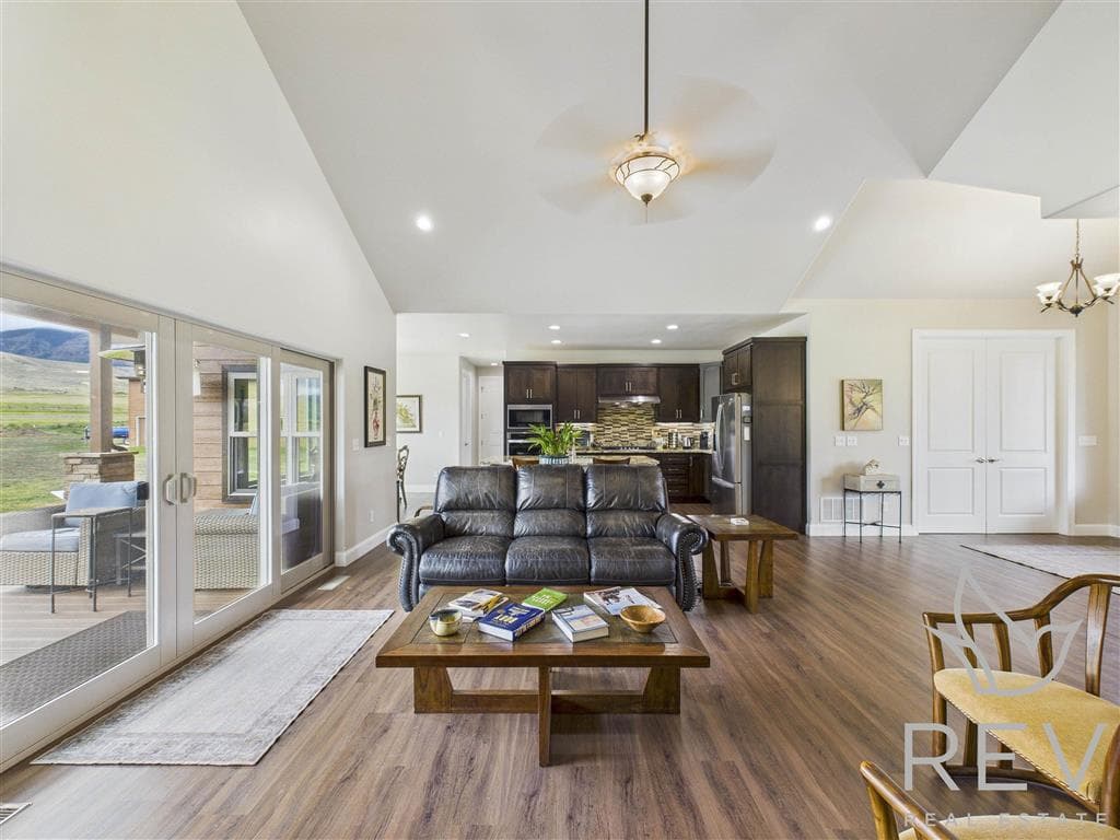 108 Stillwater Dr — photo 15 of 25