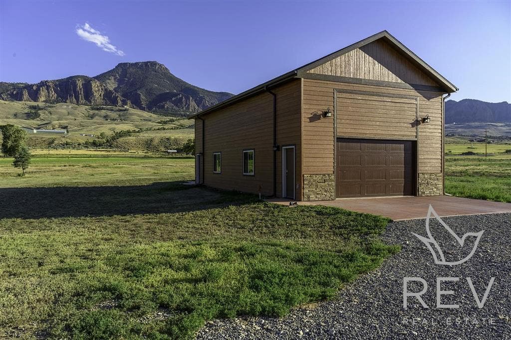 108 Stillwater Dr — photo 5 of 25