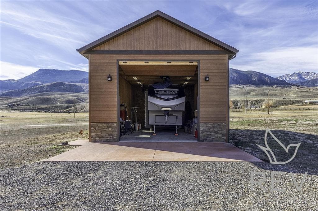 108 Stillwater Dr — photo 8 of 25