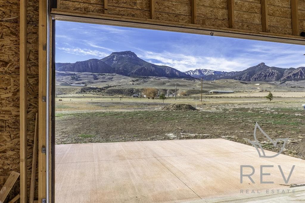 108 Stillwater Dr — photo 10 of 25