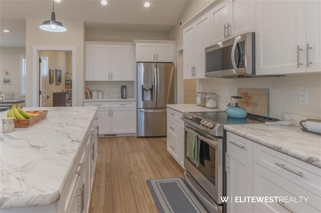 30 E 10th St — photo 15 of 25