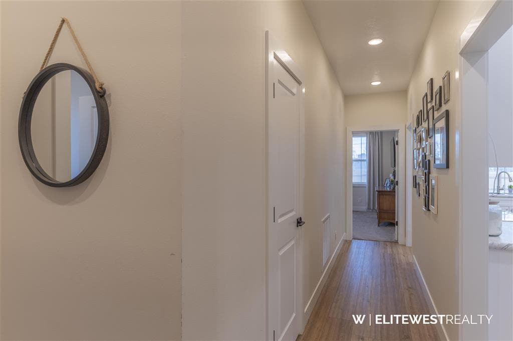 30 E 10th St — photo 24 of 25