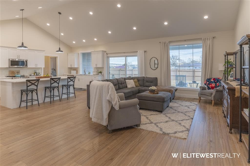 30 E 10th St — photo 9 of 25