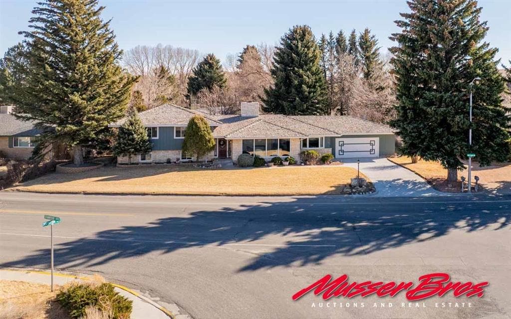 920 Skyline Dr — photo 3 of 25