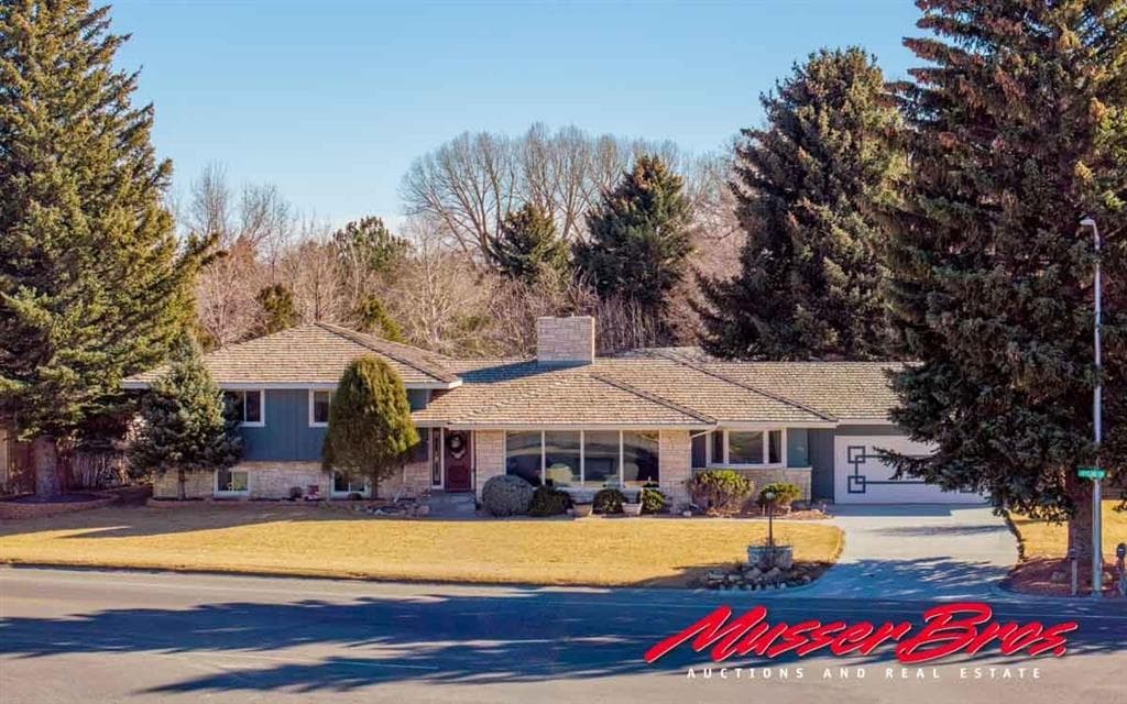 920 Skyline Dr — photo 5 of 25