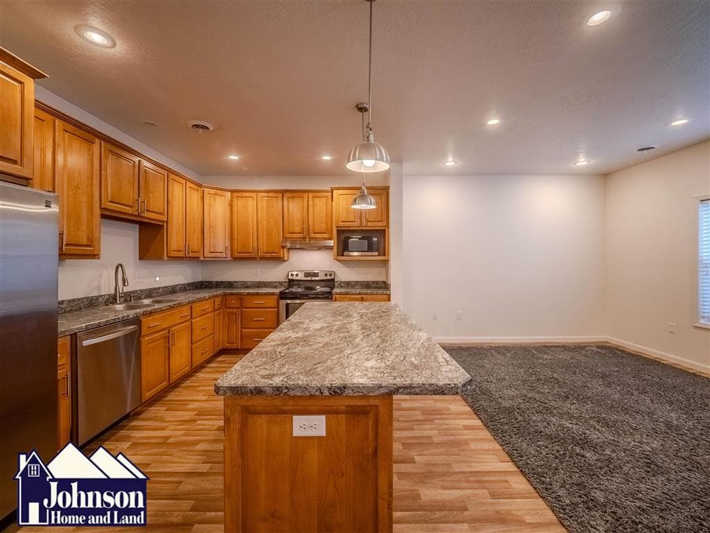 227 S Division St — photo 11 of 25