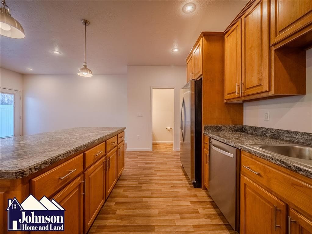 227 S Division St — photo 6 of 25