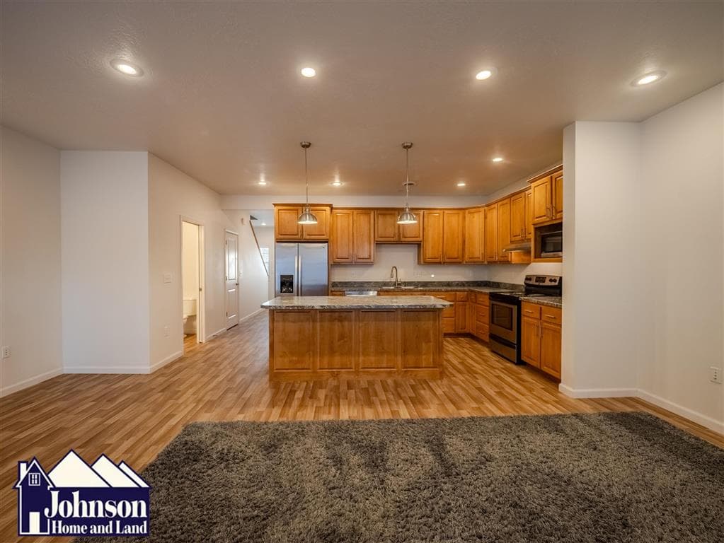 227 S Division St — photo 7 of 25