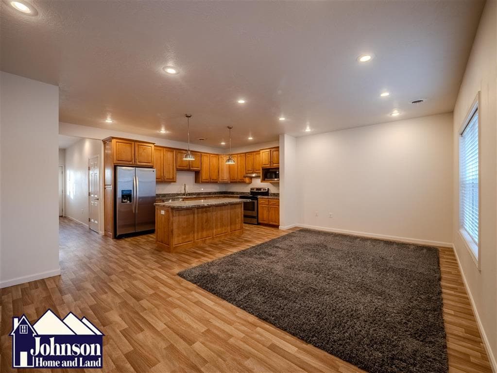 227 S Division St — photo 8 of 25