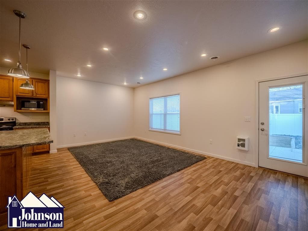 227 S Division St — photo 10 of 25