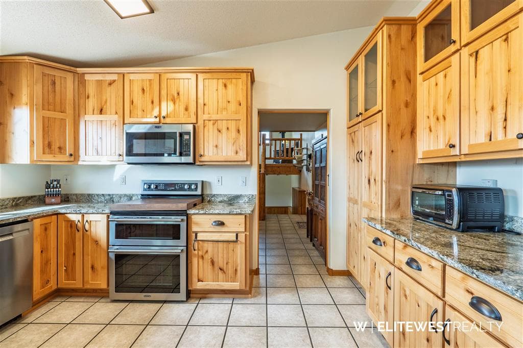 4 Heather Rd — photo 7 of 25