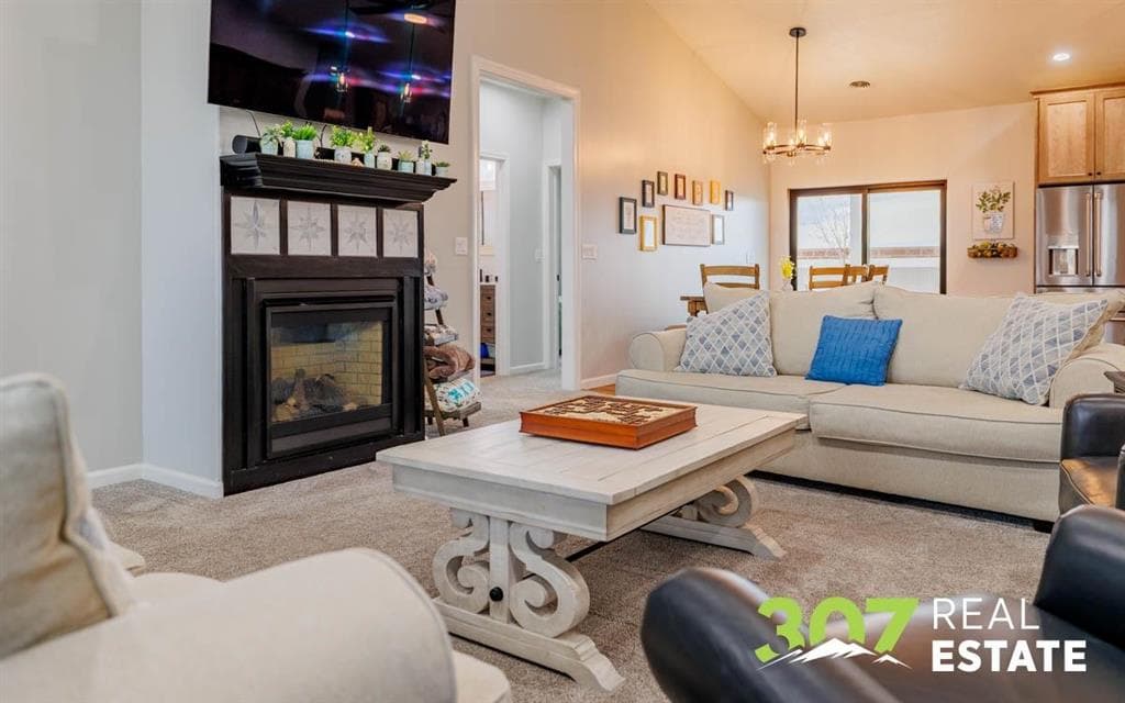 1090 Morning Glory Ln — photo 12 of 25