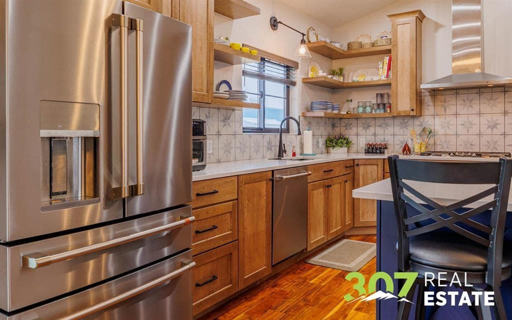 1090 Morning Glory Ln — photo 13 of 25