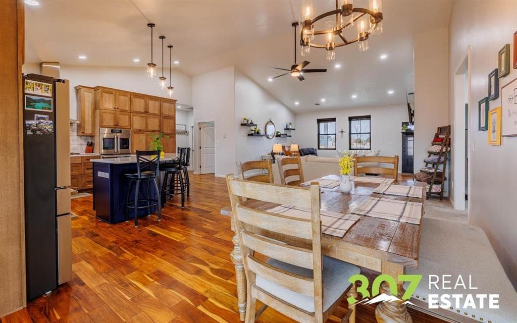 1090 Morning Glory Ln — photo 6 of 25