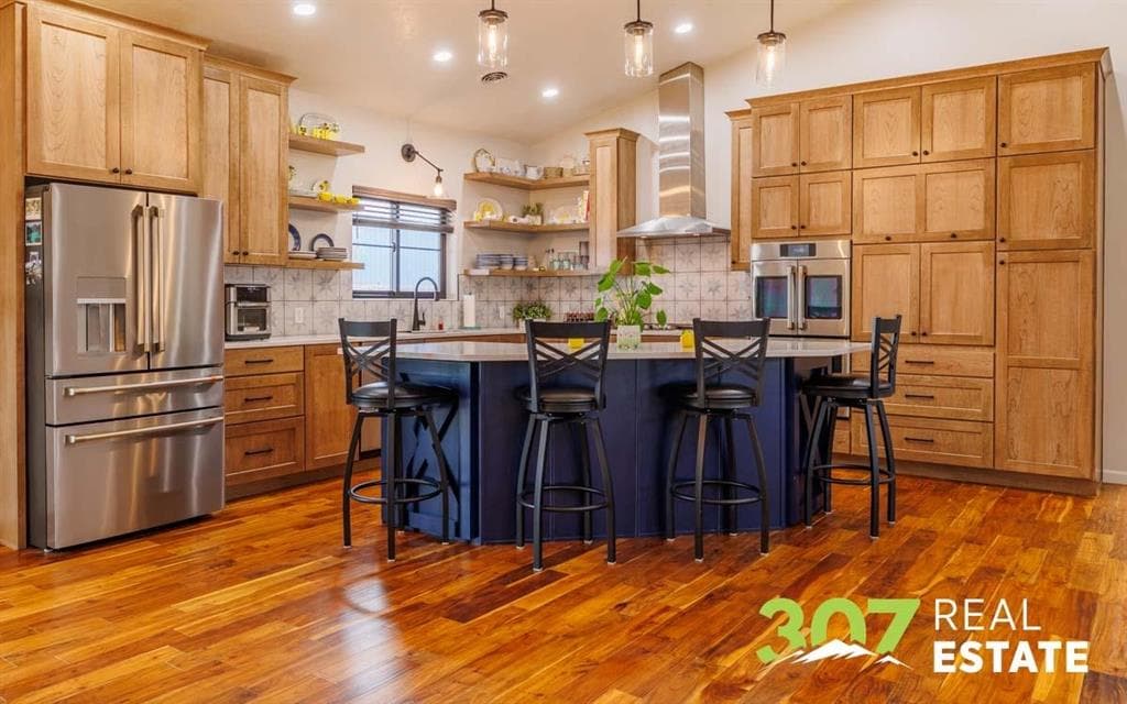 1090 Morning Glory Ln — photo 7 of 25