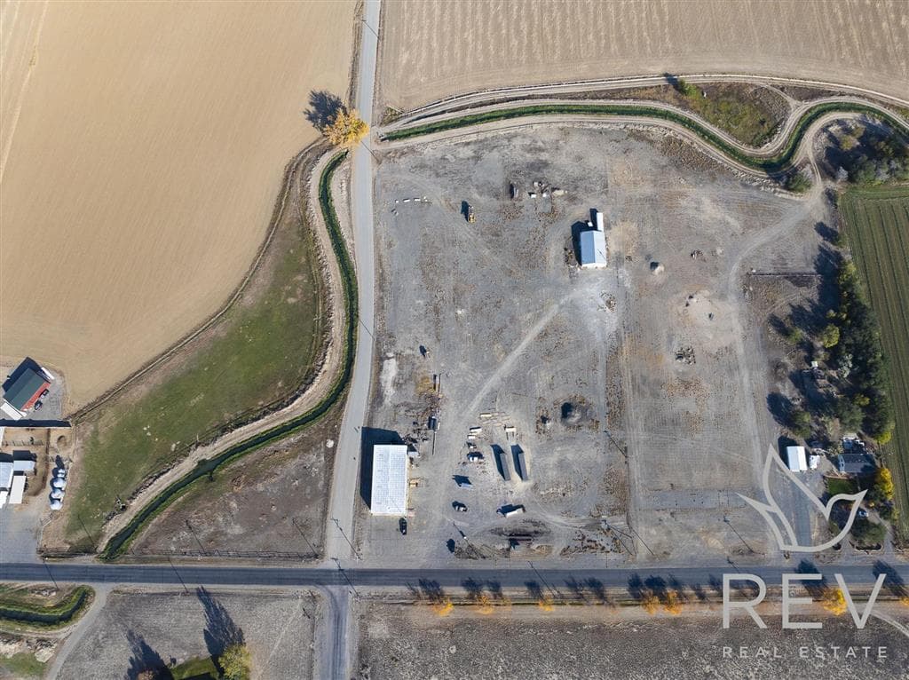 699 Lane 9 — photo 14 of 25