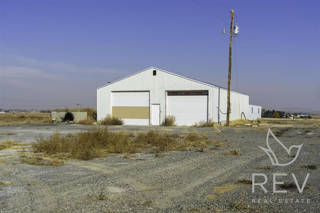 699 Lane 9 — photo 19 of 25