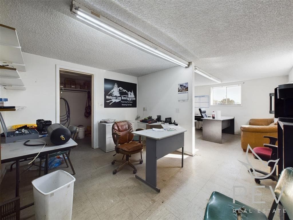 699 Lane 9 — photo 21 of 25