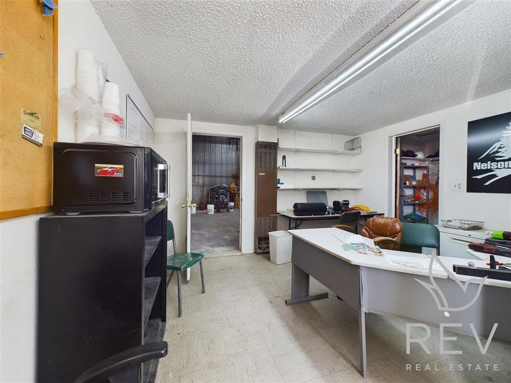 699 Lane 9 — photo 25 of 25