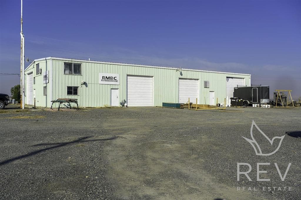 699 Lane 9 — photo 5 of 25